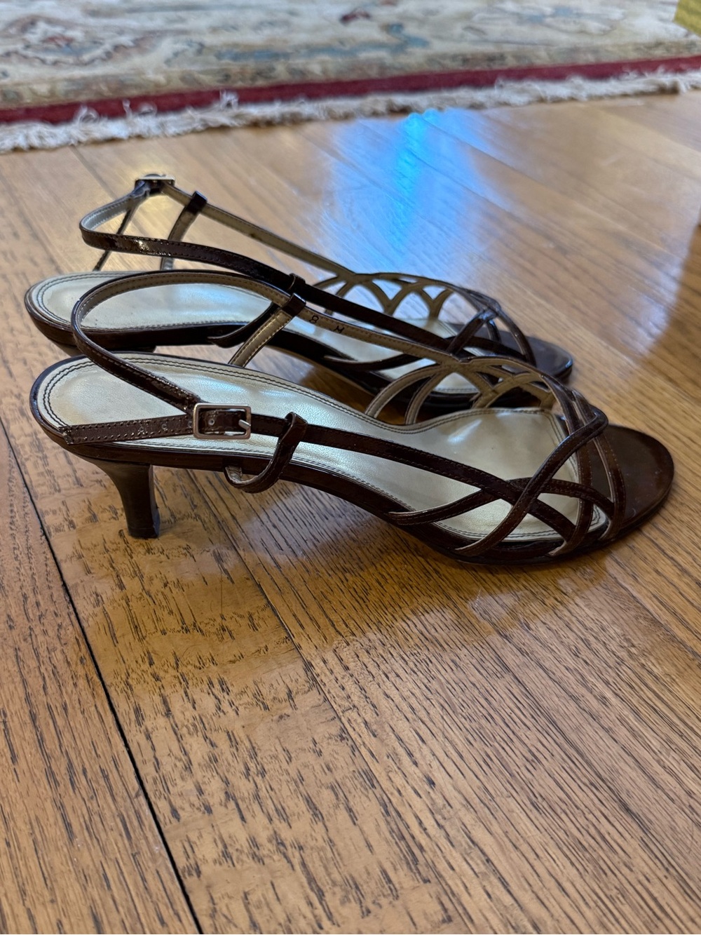 Talbots Wynn4 Marbled Chocolate Patent Leather Strappy Kitten Heel Sandals 8M